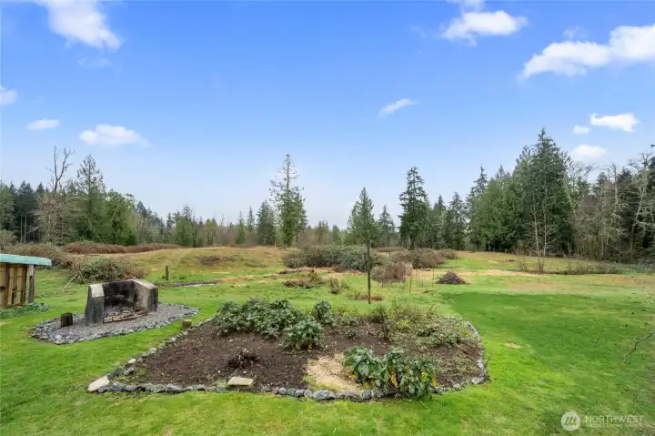 5 acres rolls out to the south of house, shop and ADU