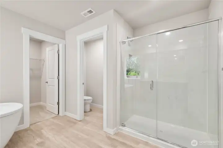 Marble surround in shower! Photo's are for representational purposes only. Colors and finishes may differ.