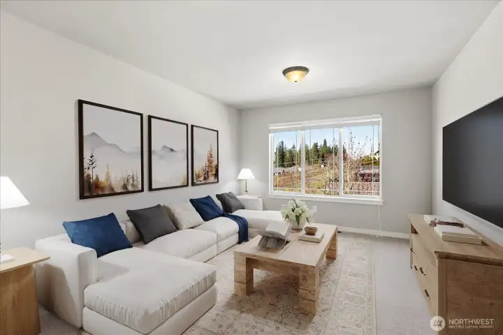 Bonus room or 5th bedroom with closet - virtually staged