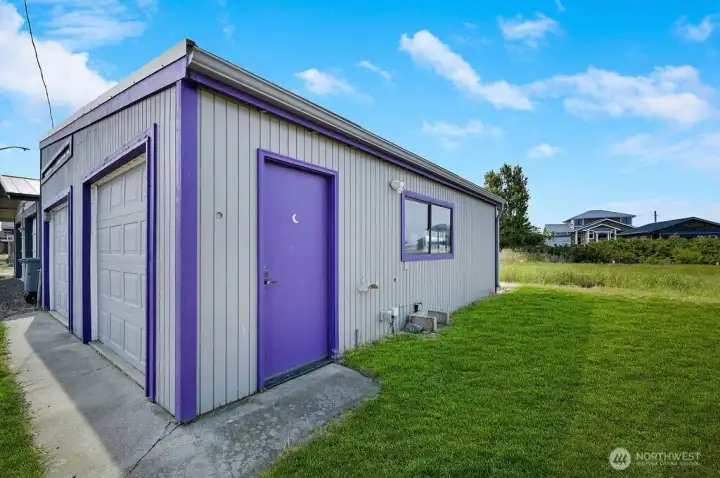 2 car detached garage