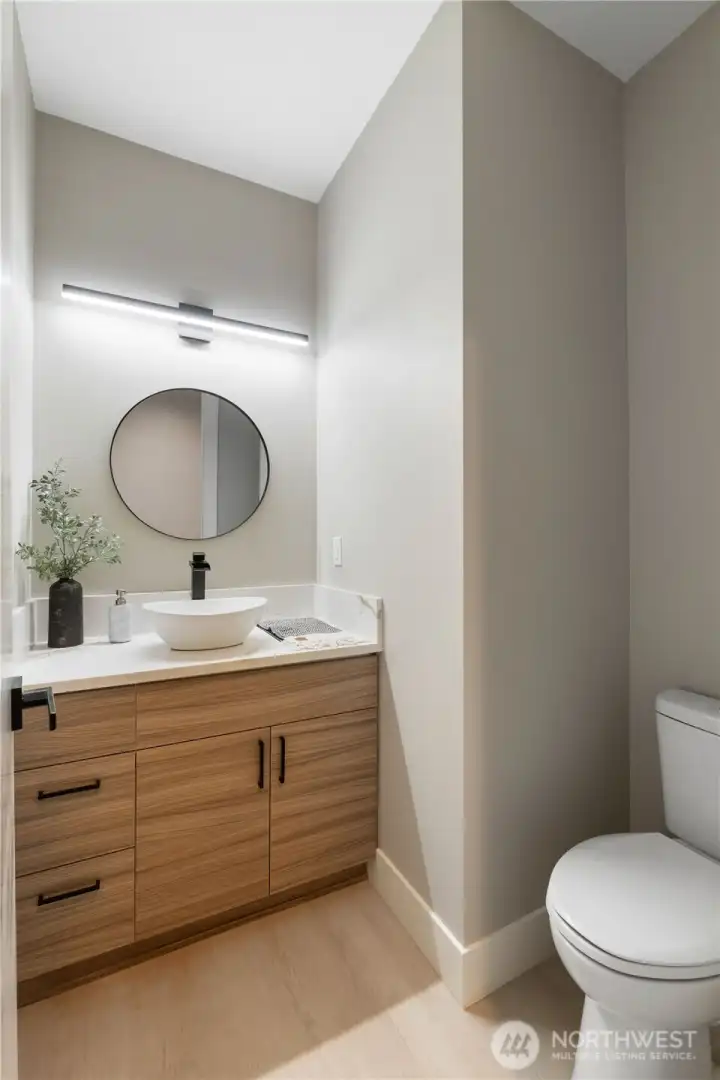 Beautiful guest 1/2 bath pn main floor
