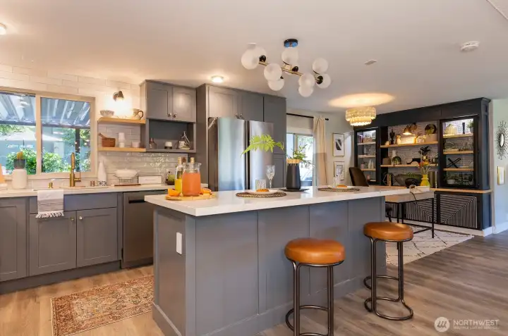 Kitchen featuring islanc