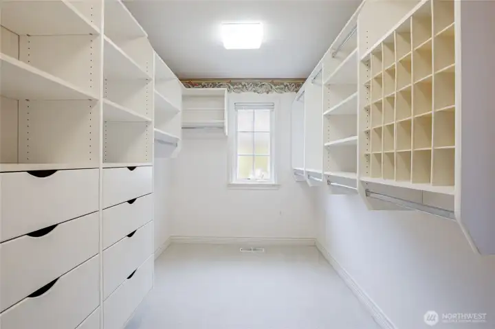 Dream walk in closet, built in drawers, easy to organize!