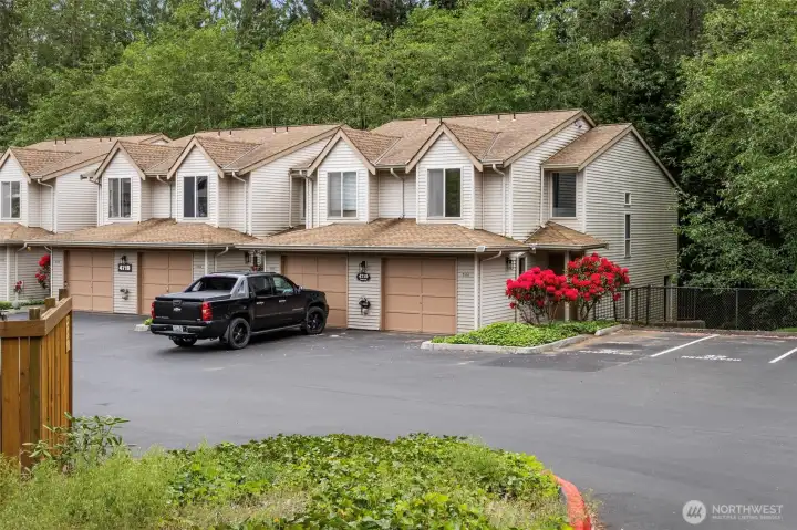 End unit condo in the Clearidge Community in Silverdale