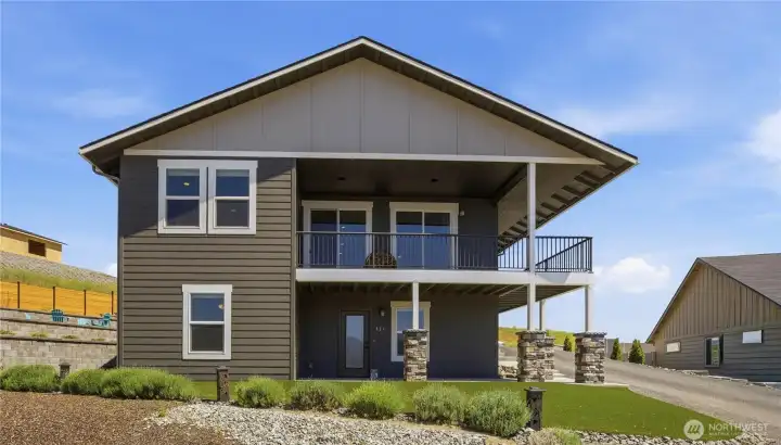 Beautiful home with 180 degree Views.