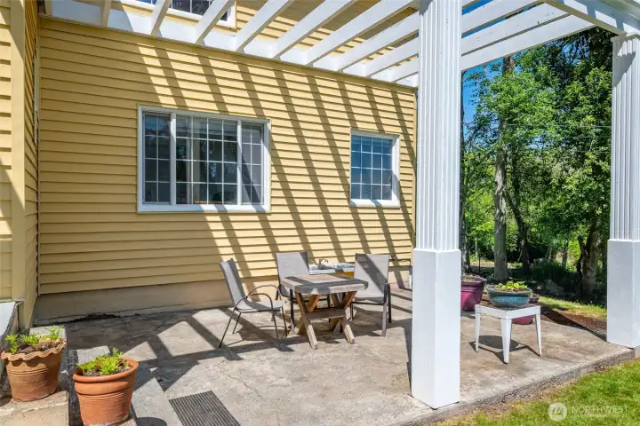 Front porch area perfect for relaxing and taking in the view!