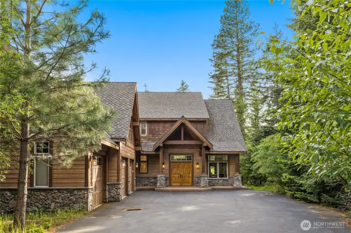 Private setting at 51 Lily Court