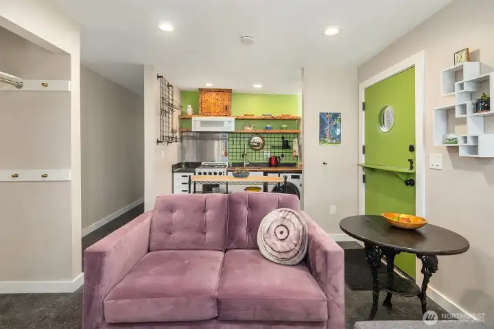 Lower-level 1 bed / 1 bath, ADU w/ separate entrance & garden space!