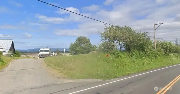 As you enter from Pioneer Highway