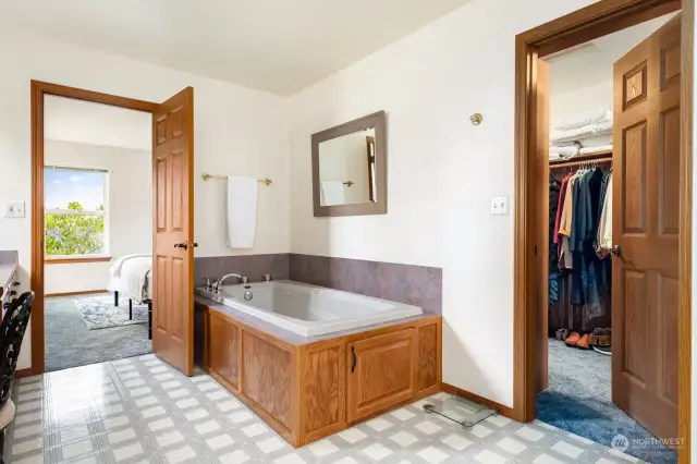 Soak your cares away in the jetted tub. You'll appreciate the access to the cedar-lined closet.
