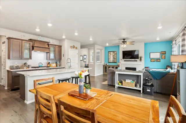 Plenty of space to entertain and stretch out the dining table to accommodate guests for the holidays or simply a weeknight breakfast, lunch or dinner.