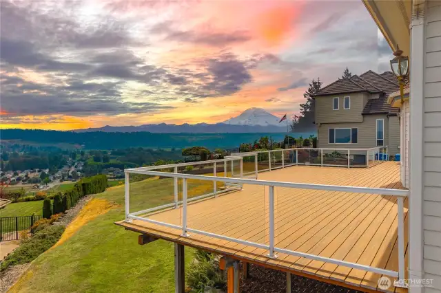 864 sq ft Trex Decking