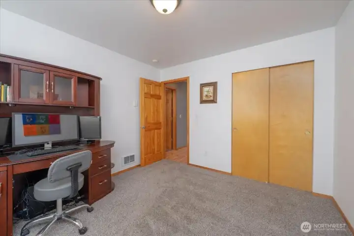 2nd bedroom or office