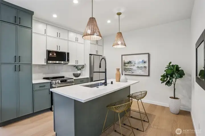 Spacious Kitchen with island eating space