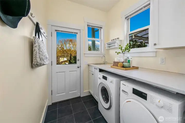 Mudroom & laundry room