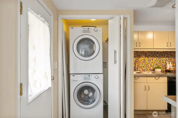 Lower level laundry and separate entrance