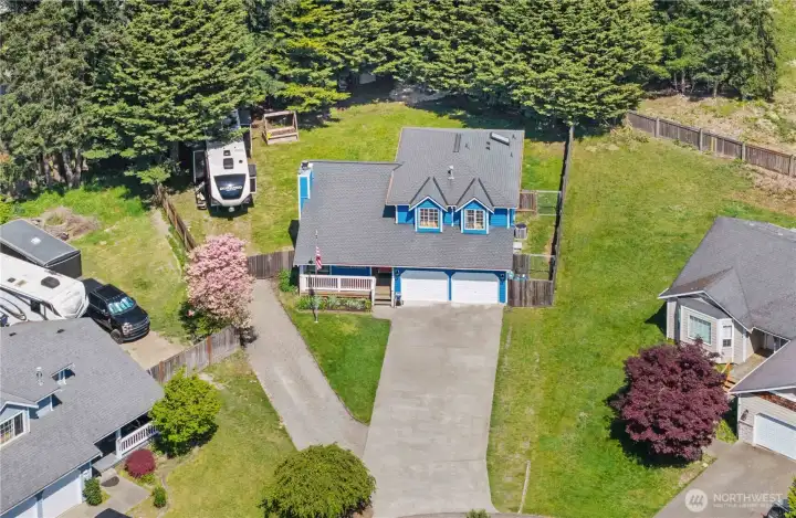 Amazing Fully Fenced Property setup with RV Parking, Dog Run and plenty of room to run around!