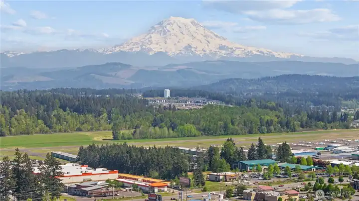 The Mountain is out! Enjoy taking in this view as part of your every (or every other) day life!