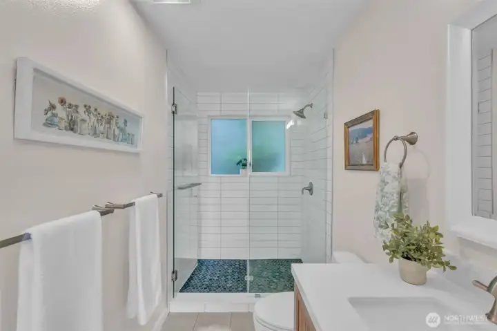 Newly Remodeled En-Suite Primary Bathroom