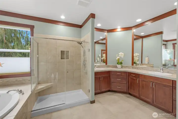 Main primary Ensuite Main primary Ensuite