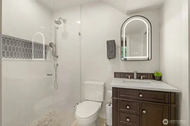 2nd Primary ensuite 2nd Primary ensuite