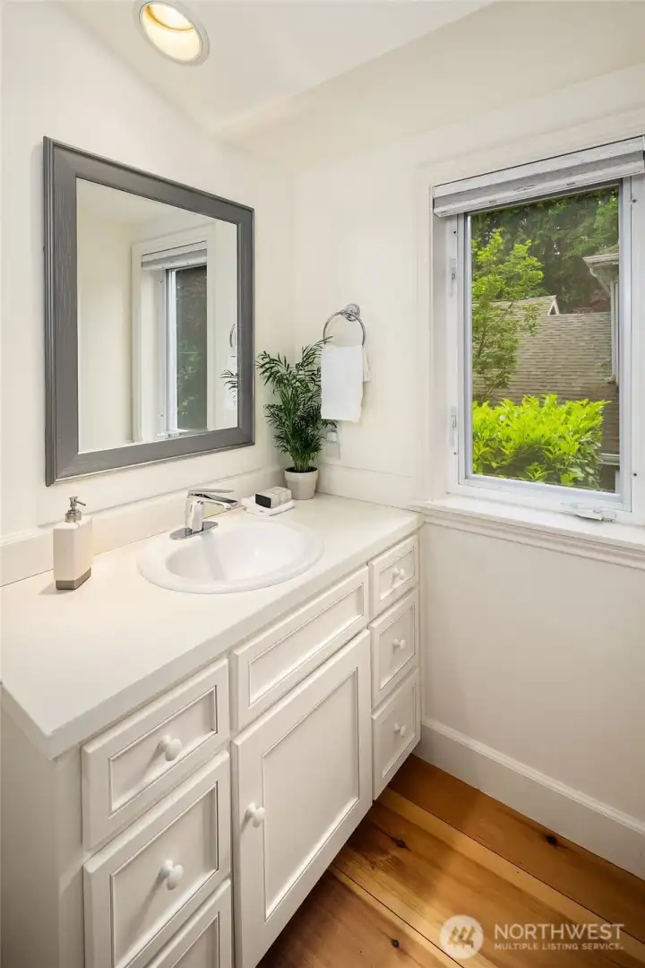 Full Bath upstairs Full Bath upstairs