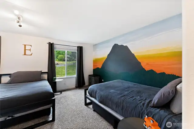 2nd Primary can fit 2 full size beds and more
