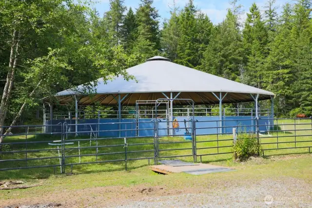 62" Covered Round Pen