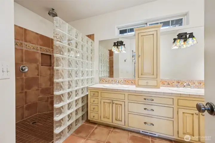 Primary 4 piece ensuite. Zero threshold shower