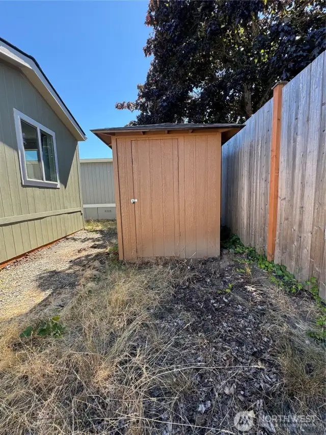 5 x 5 Shed (approximate)