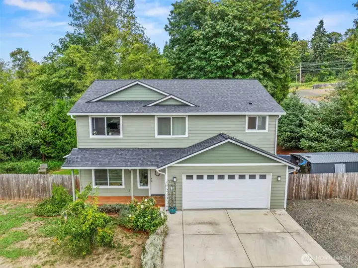 4 bedroom, 2.5 bath home with great room & family room/flex space...
