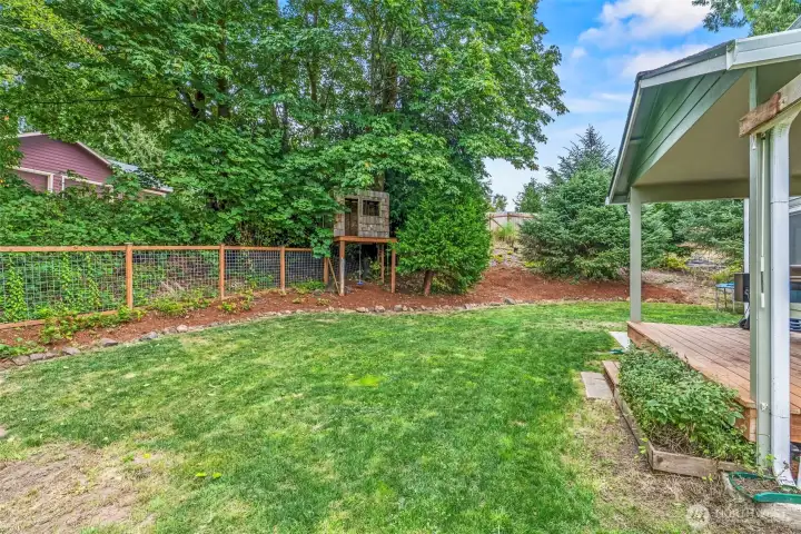 Who doesn't love a tree fort? Here you are!