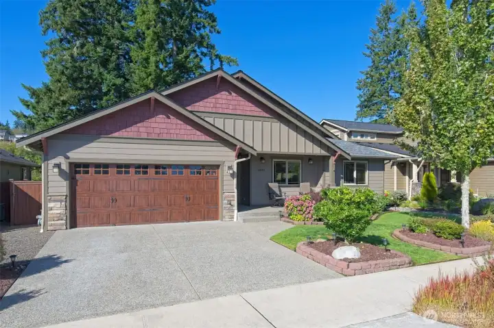 This gorgeous 2004 sqft one-story craftsman home is located in the very desirable Sterling Hills Estates Community in Silverdale.