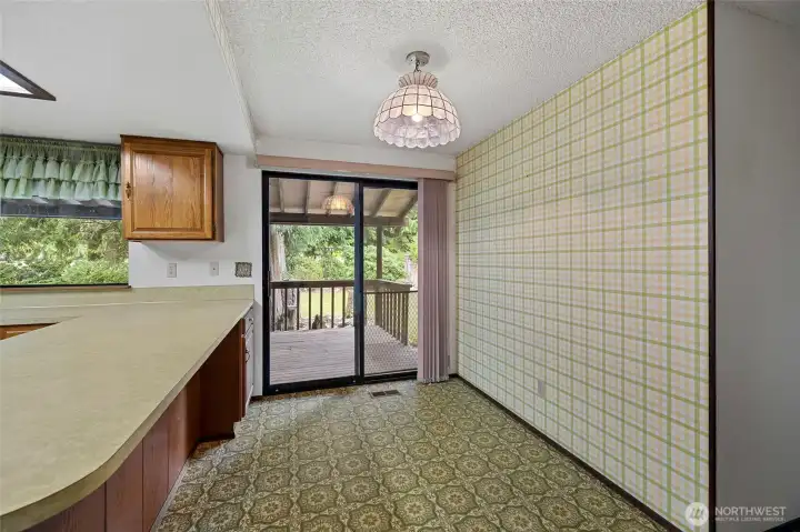 Eating space in the kitchen