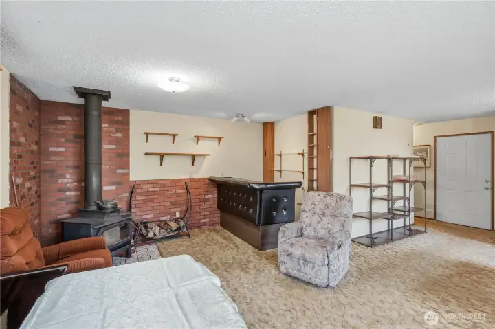 Great area for entertaining!