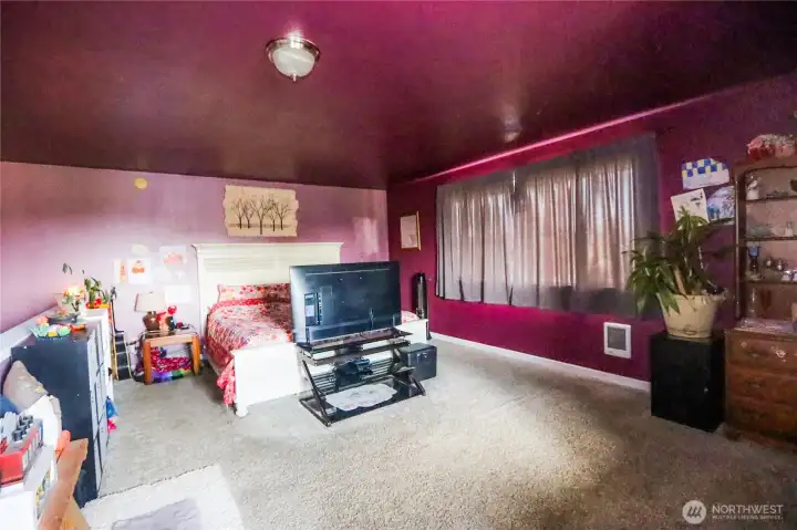 Large Primary Bedroom Suite