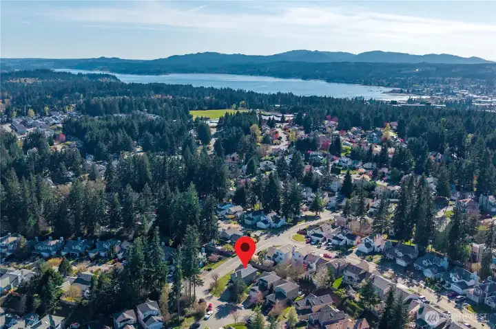 Close to hospital, shopping mall, restaurants, etc