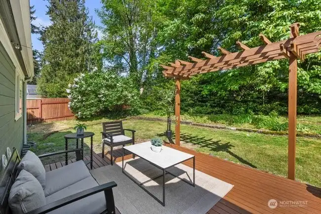 The 3rd deck with custom trellis, perfect for BBQs and entertaining.