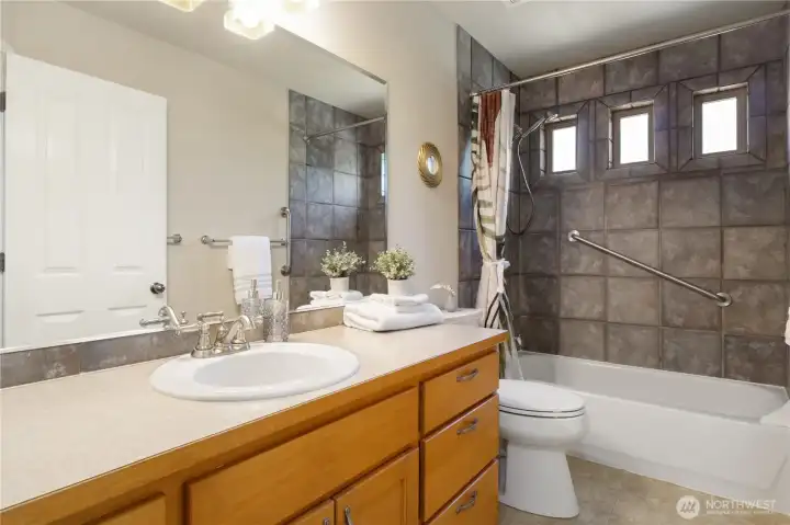 Full bathroom on main level