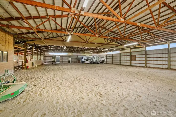 Exceptional equestrian infrastructure designed for functionality, flexibility, and year-round use. Exceptional equestrian infrastructure designed for functionality, flexibility, and year-round use.
