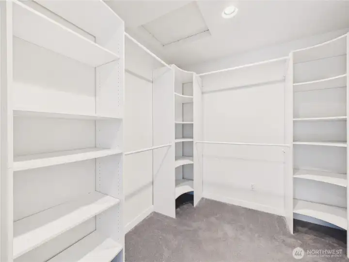 Walk-in Closet