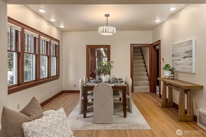 Spacious dining area-perfect for entertaining or holidays!