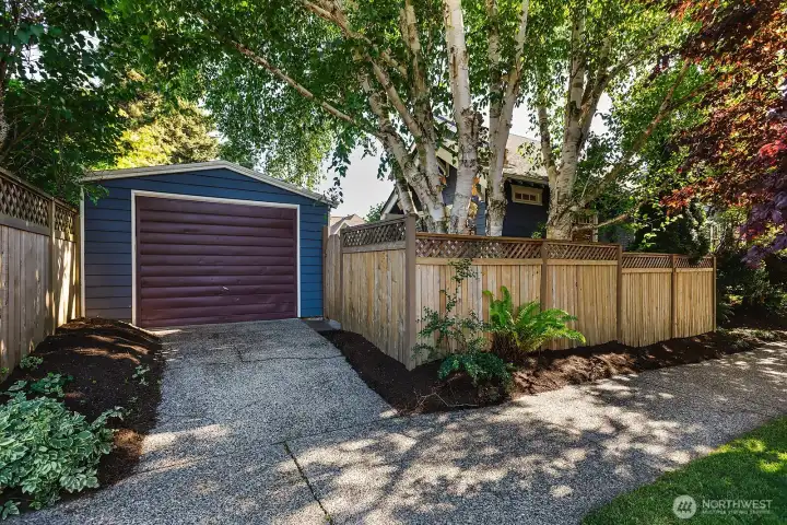 Detached garage-could be a great DADU-buyer to verify!
