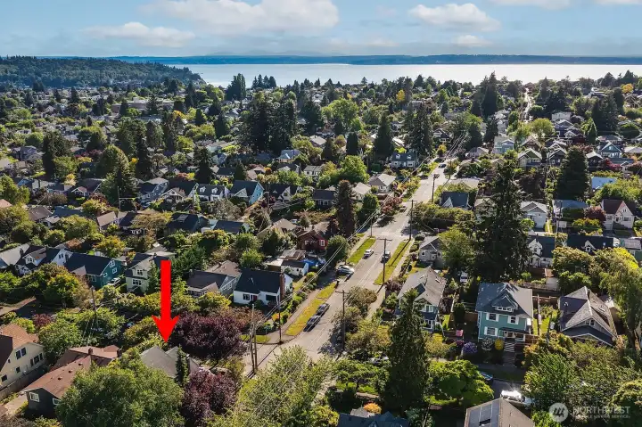 Highly desired schools, stroll to neighborhood cafes, bakeries, parks, and play fields, plus easy access to the vibrant Ballard shopping and dining district, with convenient routes to downtown Seattle.
