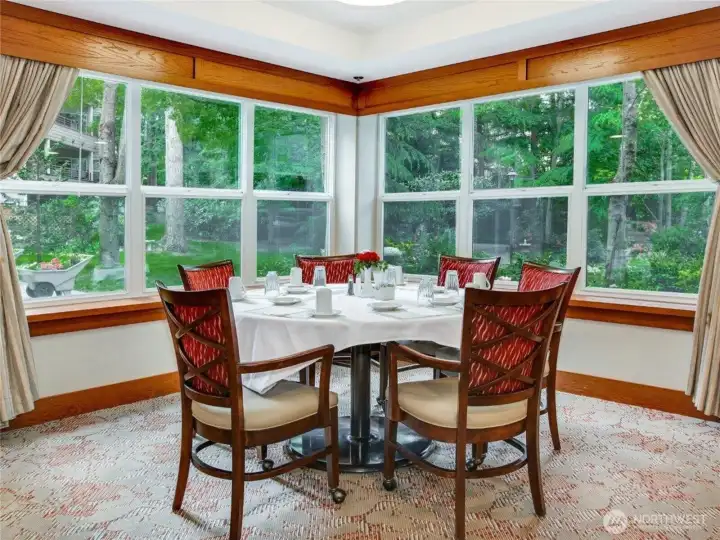 Grand Dining