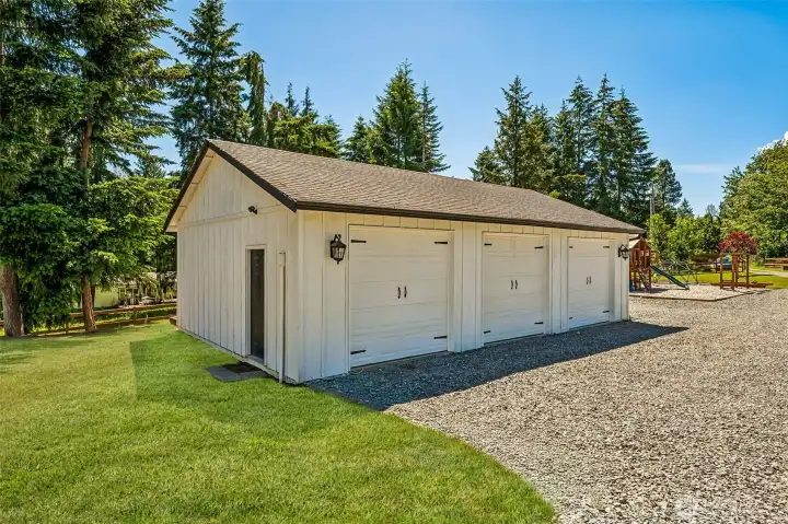 Detached 3 car garage