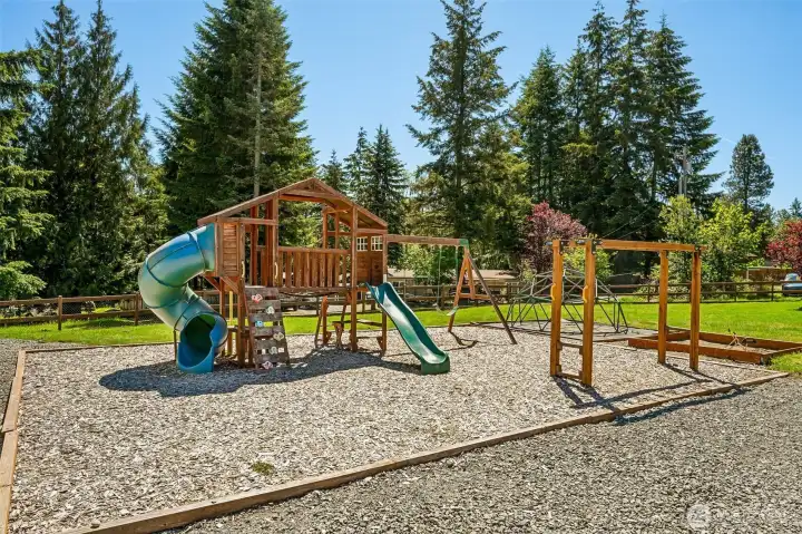 Playground complete with sandbox