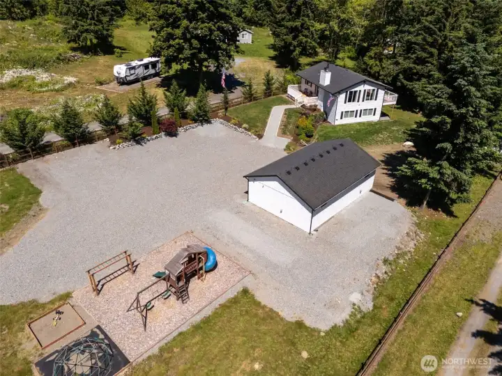 Plenty of room for toys, parking, RV parking - not to mention the two 30 amp RV hookups!