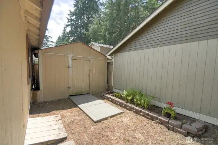 ...fully fenced! Waiting for your green thumb and touches!
