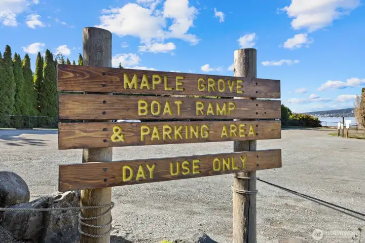 Maple Grove Boat -Ramp just down the road. Maple Grove Boat -Ramp just down the road.